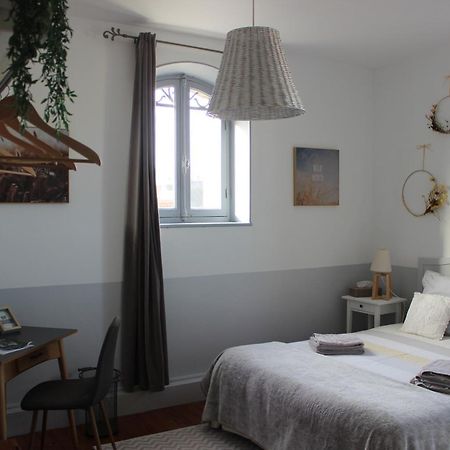 Maison D'Hotes La Poterne เอแปร์เน ภายนอก รูปภาพ