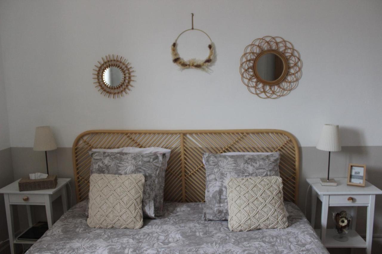 Maison D'Hotes La Poterne เอแปร์เน ภายนอก รูปภาพ