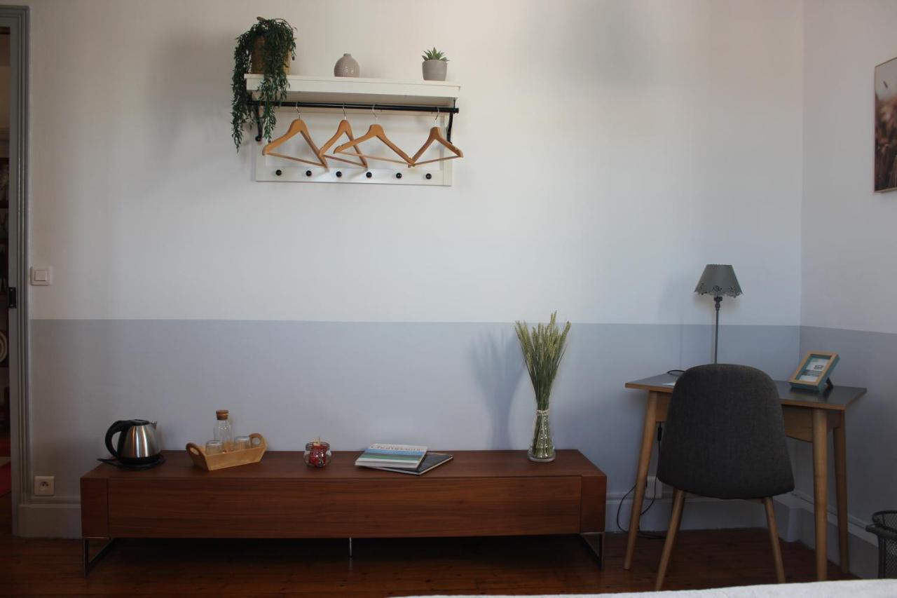 Maison D'Hotes La Poterne เอแปร์เน ภายนอก รูปภาพ