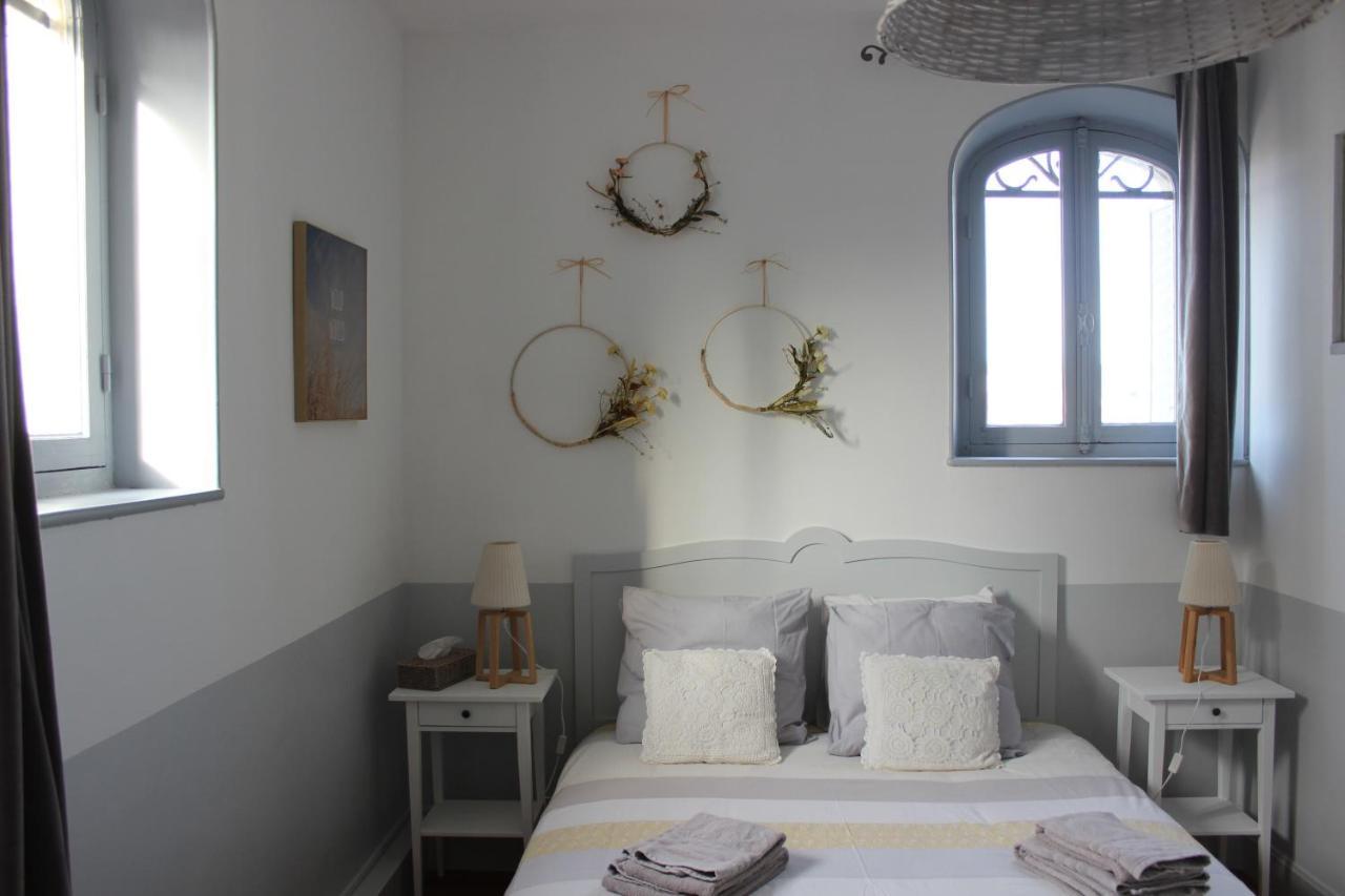 Maison D'Hotes La Poterne เอแปร์เน ภายนอก รูปภาพ