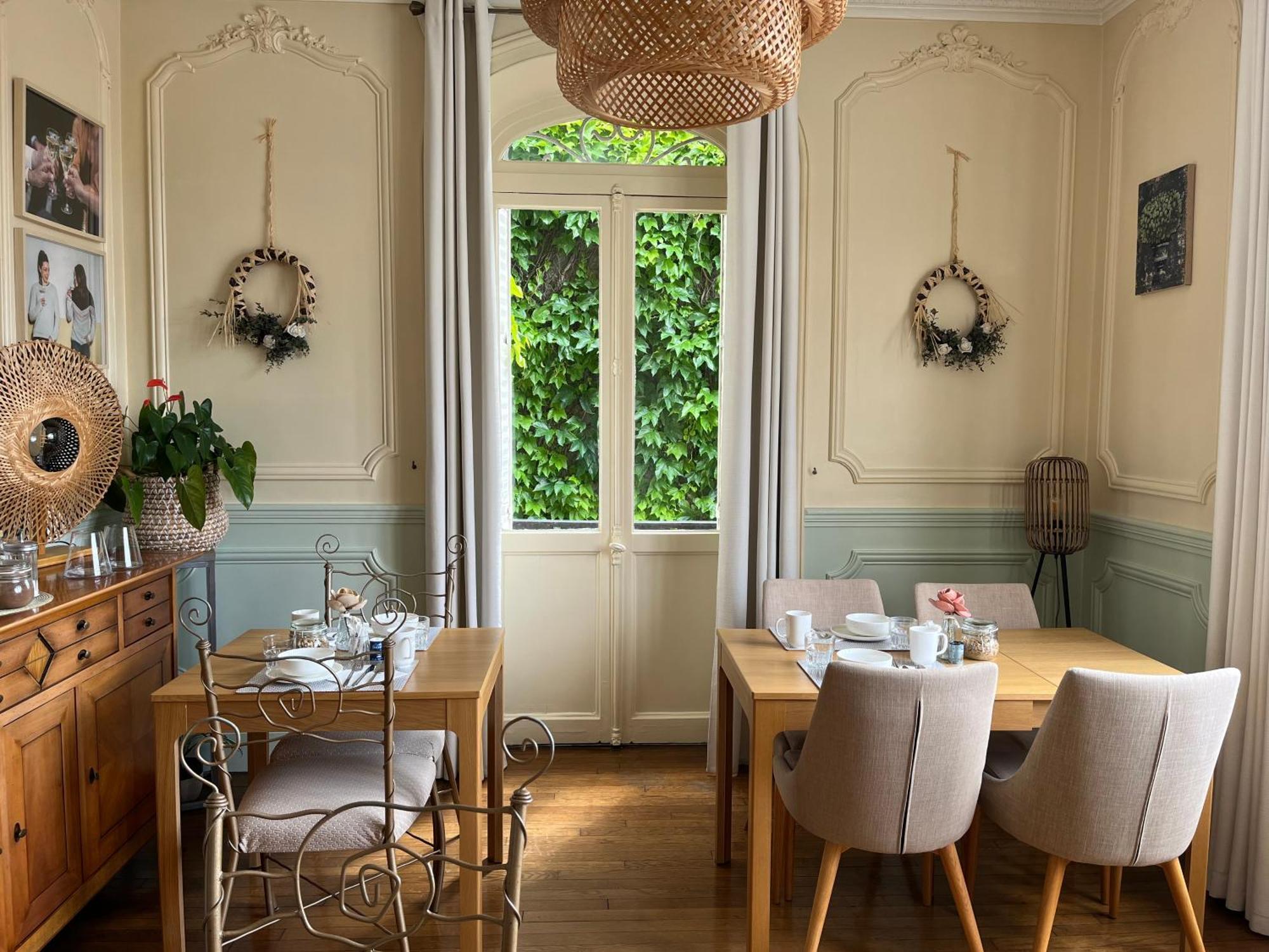 Maison D'Hotes La Poterne เอแปร์เน ภายนอก รูปภาพ