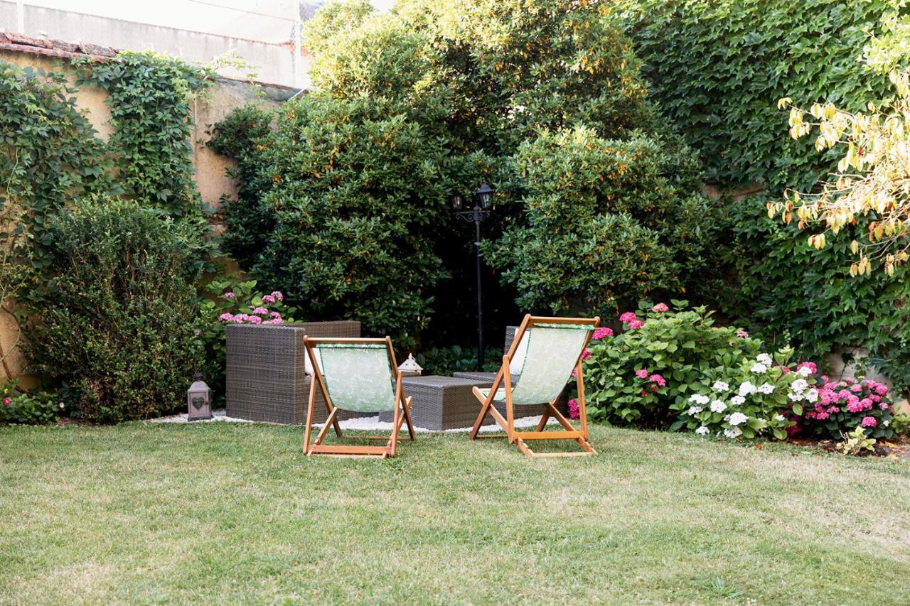 Maison D'Hotes La Poterne เอแปร์เน ภายนอก รูปภาพ