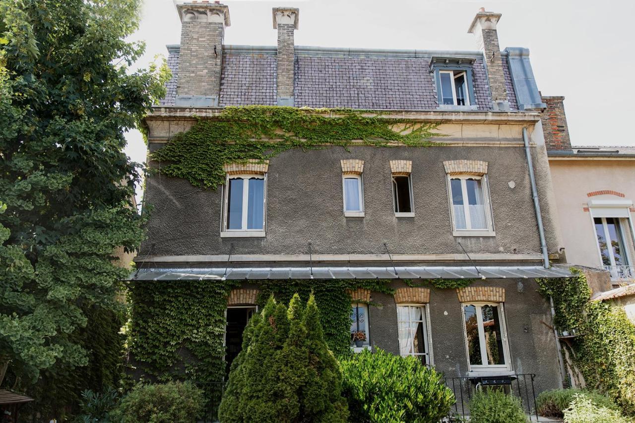 Maison D'Hotes La Poterne เอแปร์เน ภายนอก รูปภาพ