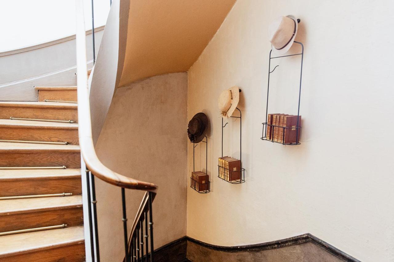 Maison D'Hotes La Poterne เอแปร์เน ภายนอก รูปภาพ
