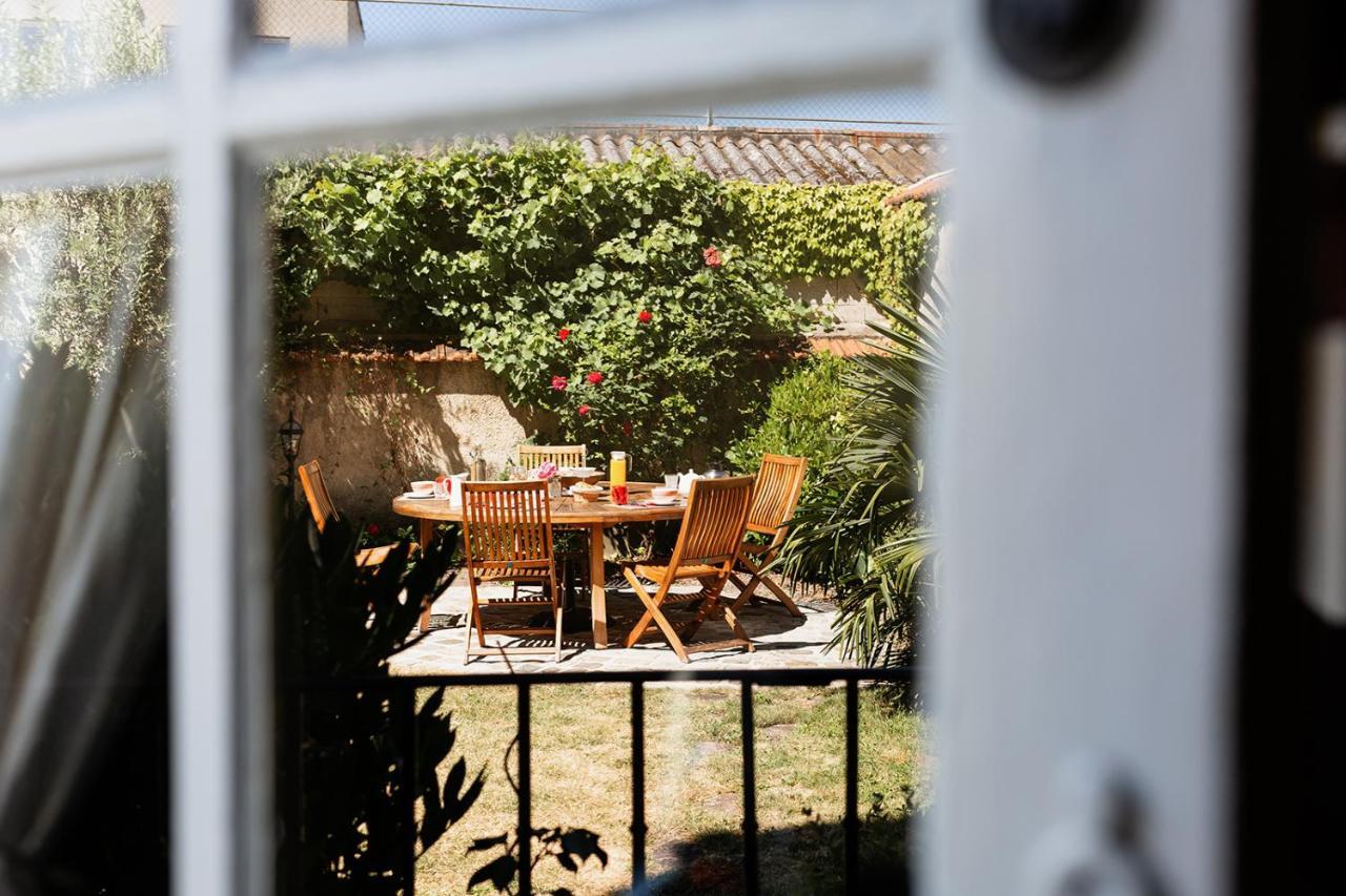 Maison D'Hotes La Poterne เอแปร์เน ภายนอก รูปภาพ