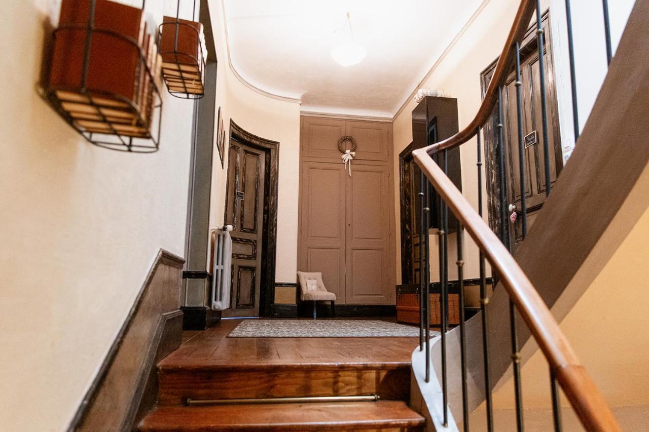 Maison D'Hotes La Poterne เอแปร์เน ภายนอก รูปภาพ