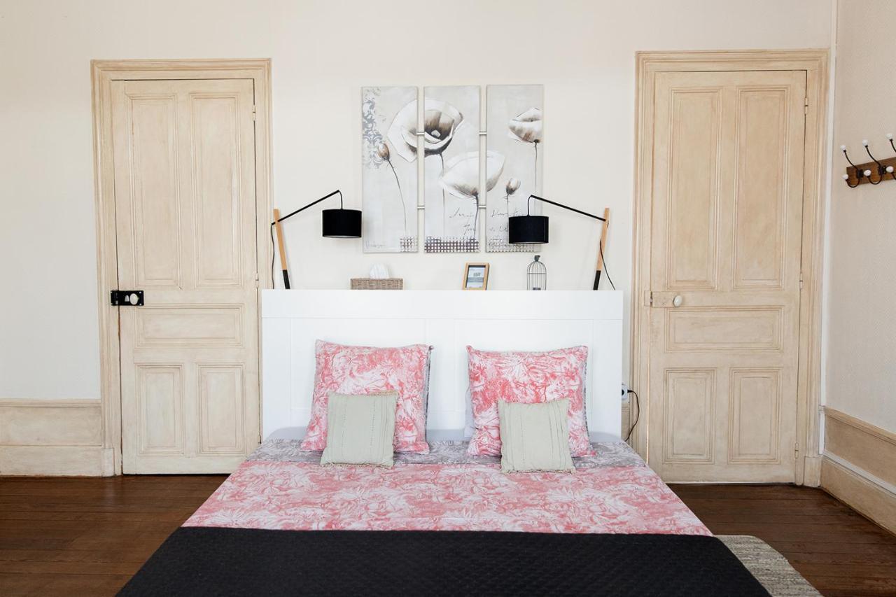Maison D'Hotes La Poterne เอแปร์เน ภายนอก รูปภาพ