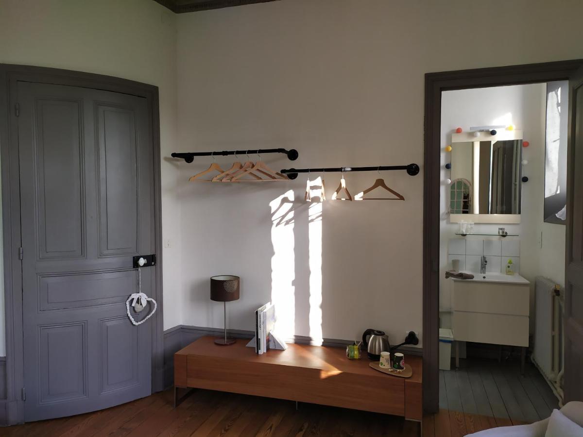 Maison D'Hotes La Poterne เอแปร์เน ภายนอก รูปภาพ