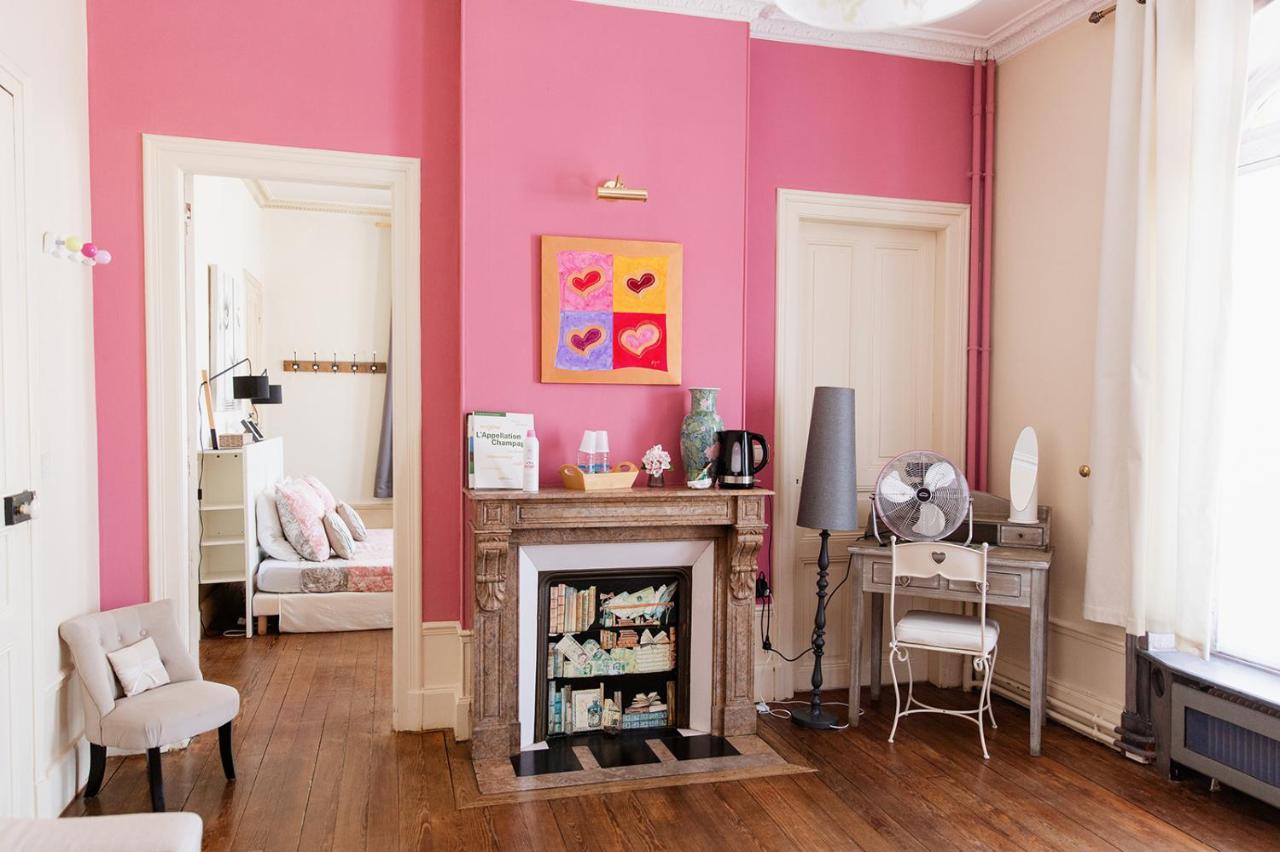 Maison D'Hotes La Poterne เอแปร์เน ภายนอก รูปภาพ